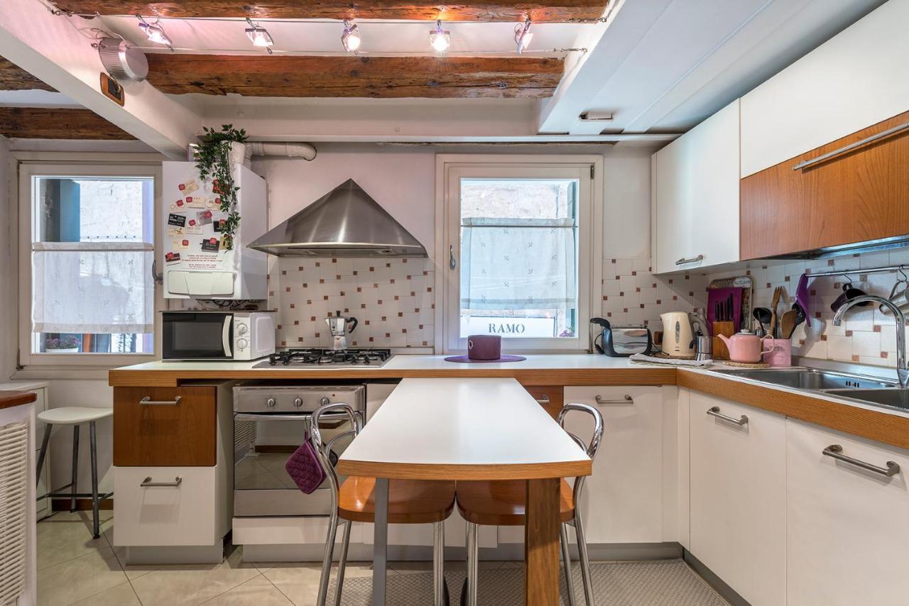 Piccolo - Cozy Studio In The Heart Of Authentic Veneţia Exterior foto