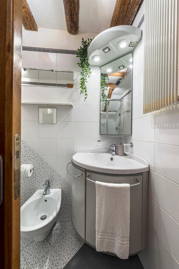 Piccolo - Cozy Studio In The Heart Of Authentic Veneţia Exterior foto
