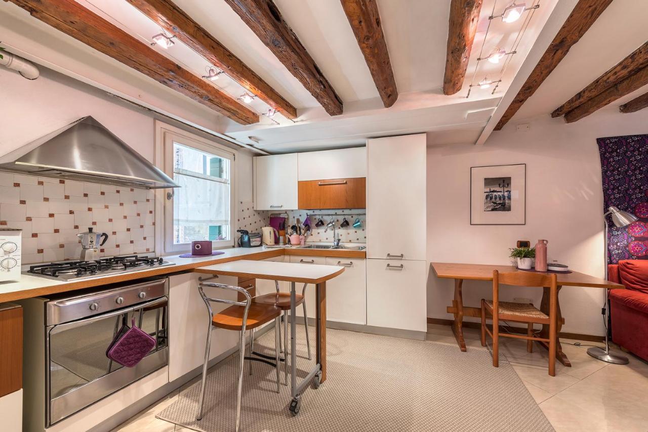 Piccolo - Cozy Studio In The Heart Of Authentic Veneţia Exterior foto